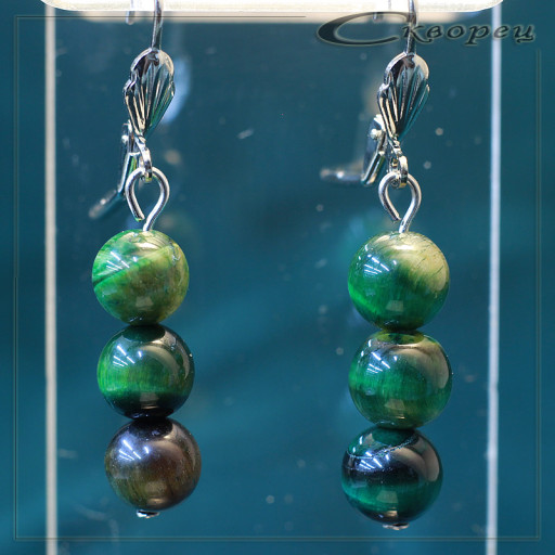 431156 - Серьги три шарика 8 мм Канзаши зеленый