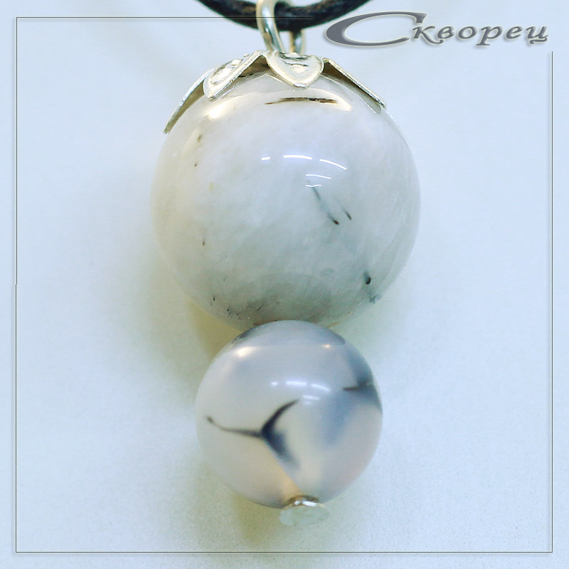 421053 - Подвеска ягодка из агата волосатика